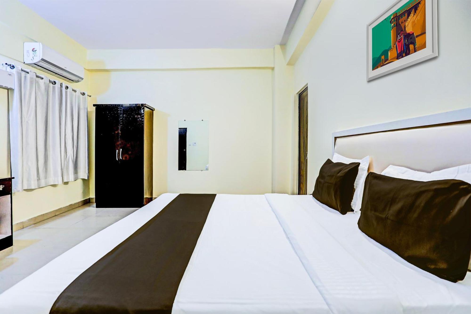 Super Hotel O Hyderabad Gate Iit Bhu Kakarmatha Exterior photo