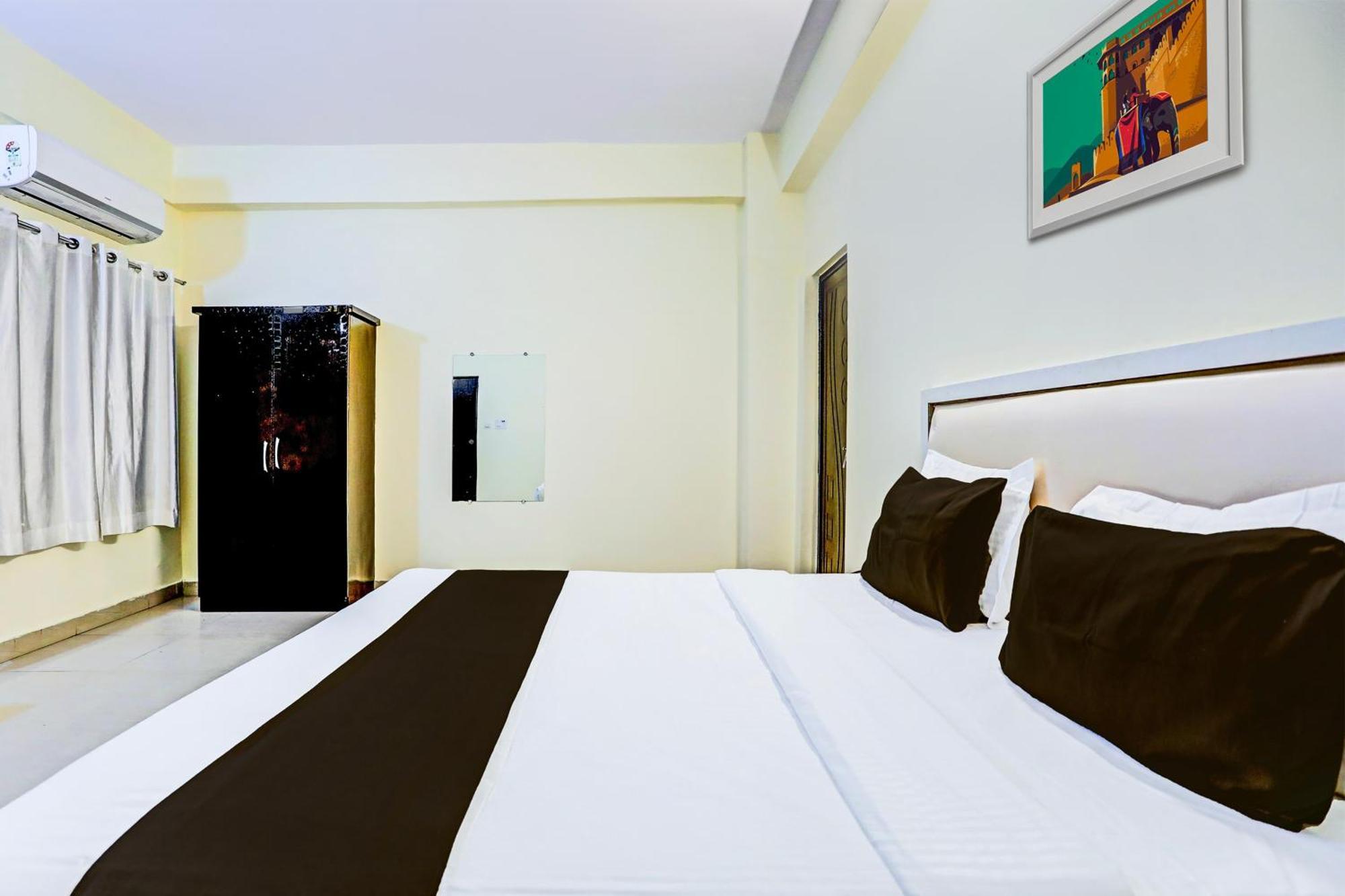 Super Hotel O Hyderabad Gate Iit Bhu Kakarmatha Exterior photo