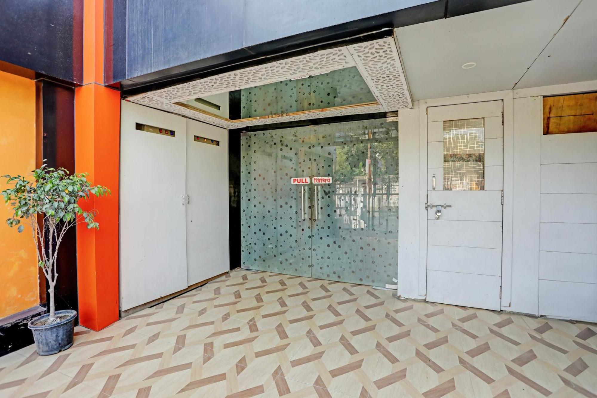 Super Hotel O Hyderabad Gate Iit Bhu Kakarmatha Exterior photo