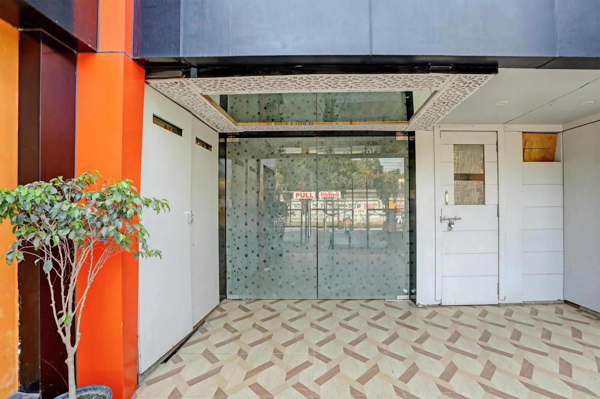 Super Hotel O Hyderabad Gate Iit Bhu Kakarmatha Exterior photo